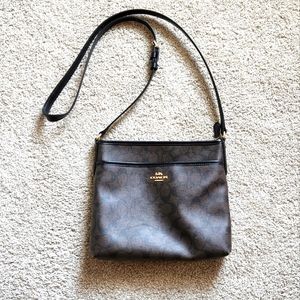 Coach, File Crossbody In Signature Canvas, dark brown, GUC